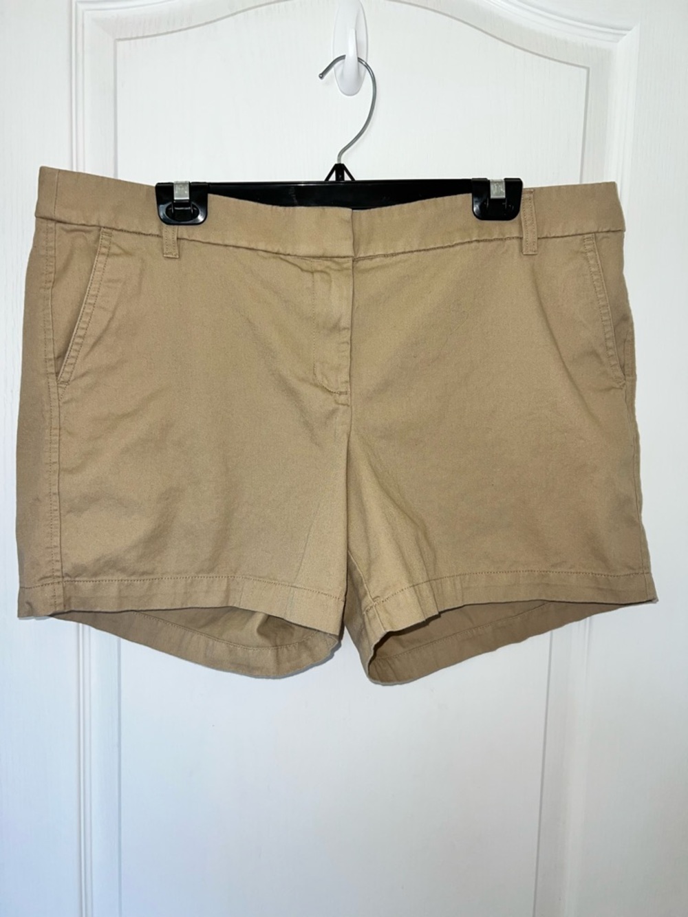 J. Crew Women’s Sz 16 Chino Shorts 5” inseam 100% Cotton Khaki Casual Resort